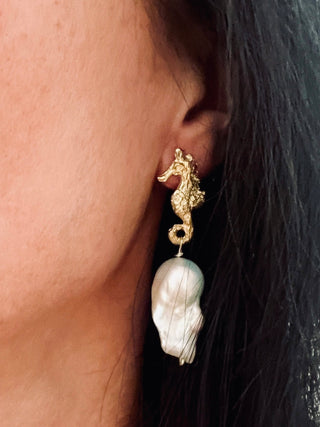 Eternal Pair – Seahorse Pearl Earrings - 6 elements Studio