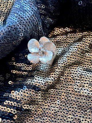 Hibiscus Bloom – Silver Hibiscus Ring - 6 elements Studio