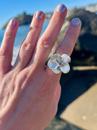 Hibiscus Bloom – Silver Hibiscus Ring - 6 elements Studio