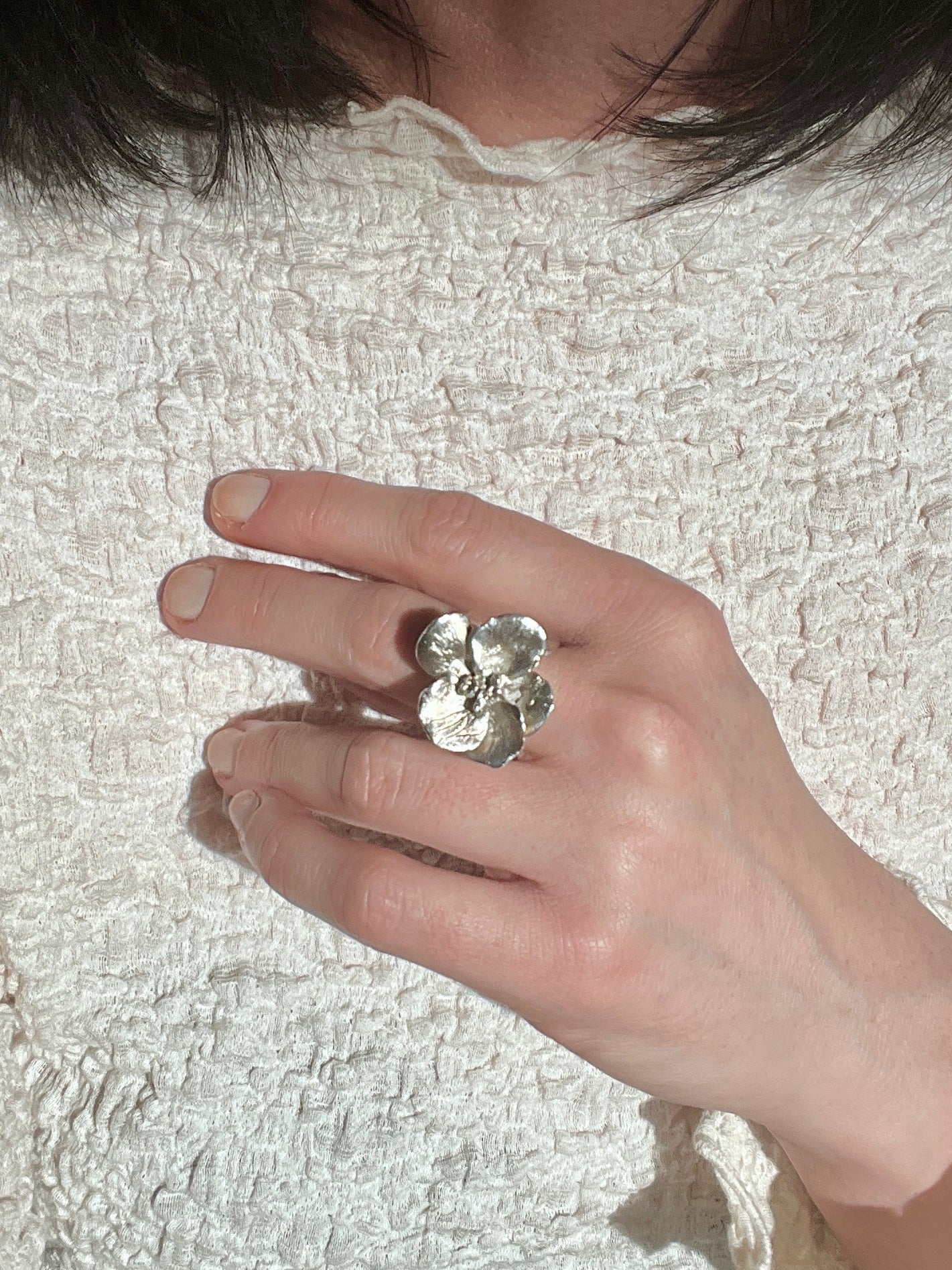 Hibiscus Bloom – Silver Hibiscus Ring - 6 elements Studio