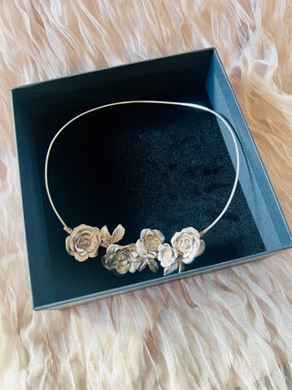 handsculpted silver wild roses collar neclace in a box 